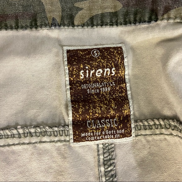 Sirens girls camouflage embroidery detailing zipper front jacket. Size S. Used. - Picture 10 of 14